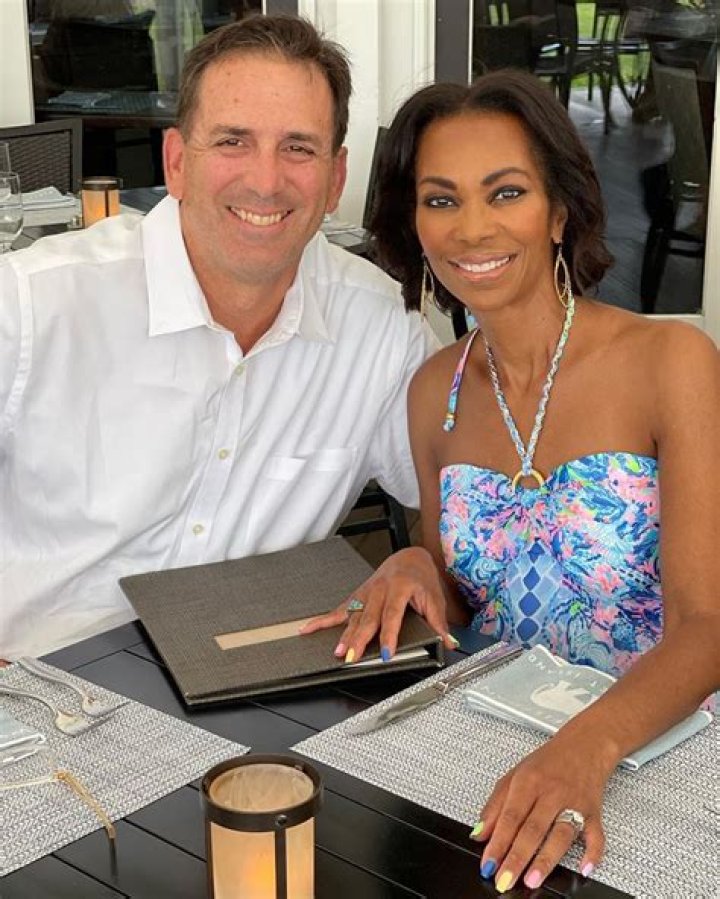 Aaron Goldsmith Bio, Wiki, Age, Height, Family, Wife, Podcast, and Net Worth ·