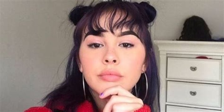 Age, Mom Death, Height, Dating