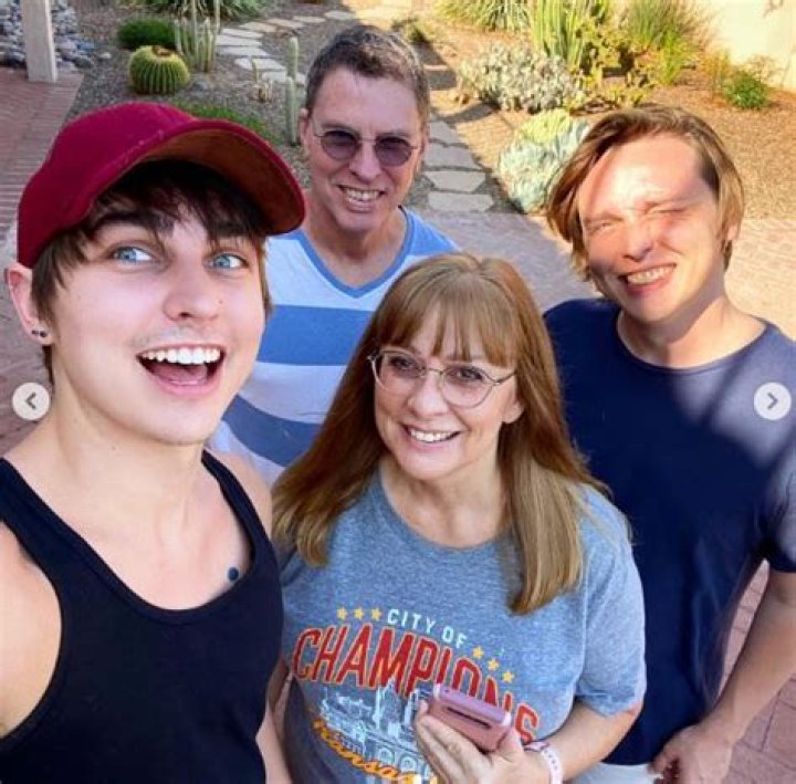 Carson Hocevar Bio, Age, Height, Parents, Girlfriend, Net Worth