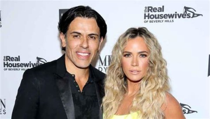Edwin Arroyave [Teddi Mellencamp Husband] Net Worth, First wife, and wiki-bio.