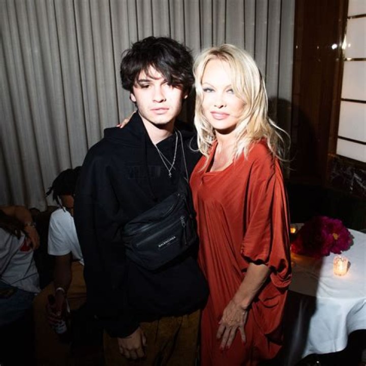 Exploring Dylan Jagger Lee Height And Personal Details