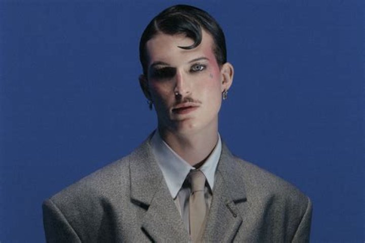 Gus Dapperton Height, Age, Wiki, Sister, Tour 2019, Net Worth, Bio
