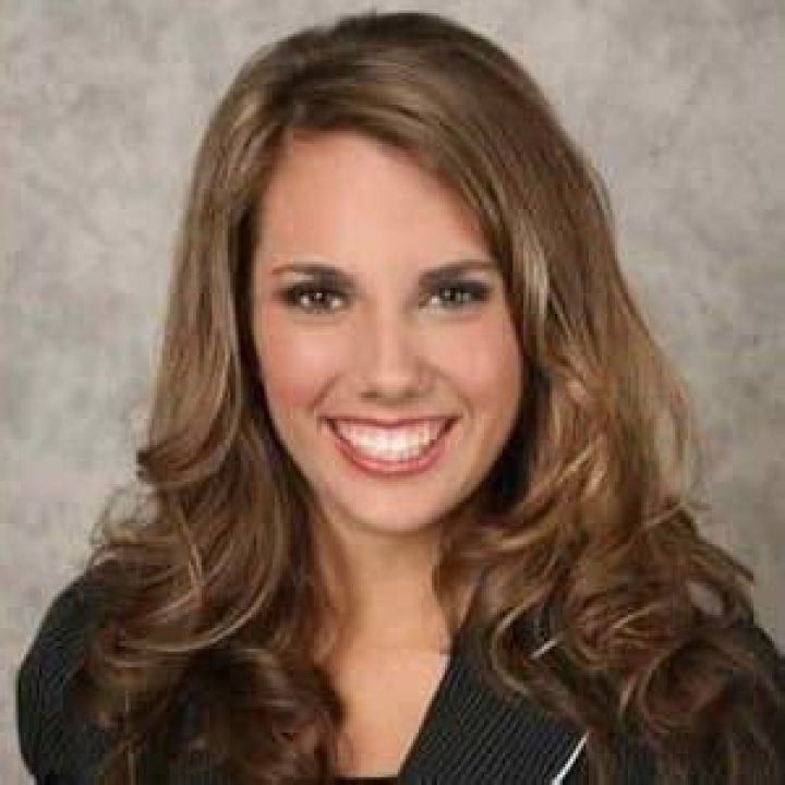 Lauren Fox (News Anchor) Bio, Age, Family, Husband, CNN, Salary, Net worth ·
