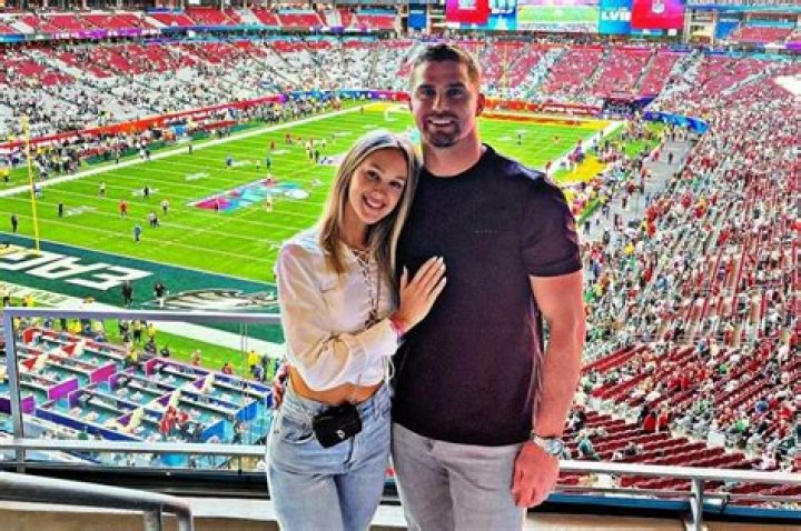 Sam Hubbard Biography, Age, Height, Wife, Net Worth, Family