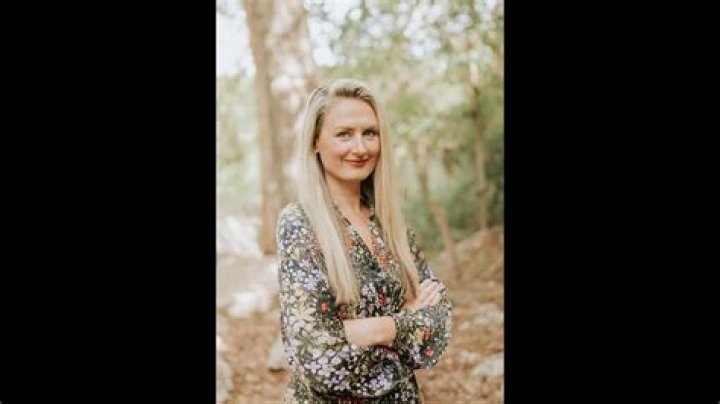 Sarah Ivens | JadeW