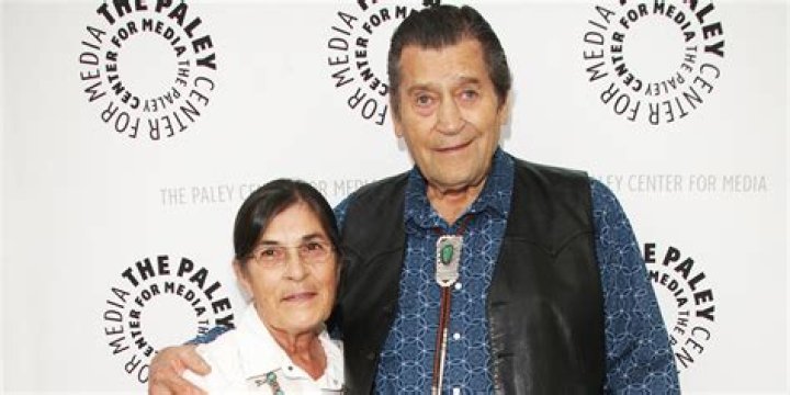 Susan Cavallari – Bio, Kids, Family, Facts About Clint Walker’s Wife